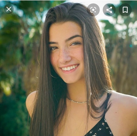 Meet your Posher, Itzel - Picture 1 of 1